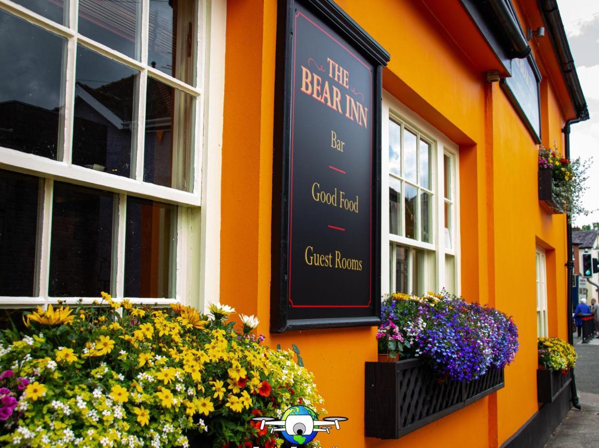 The Bear Inn Llandovery Dış mekan fotoğraf