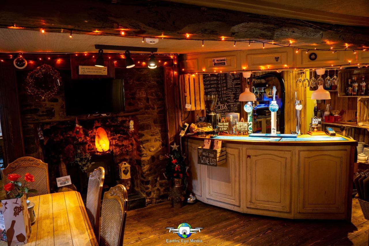 The Bear Inn Llandovery Dış mekan fotoğraf